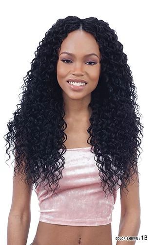 3 Beach Ready Hair Textures Perfect for Your Next Vacation  Voice of Hair