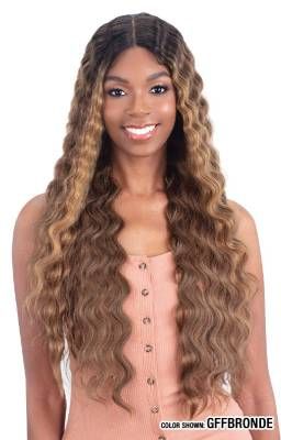 Hayden Klio HD Lace Front Wig Model Model
