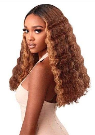 SOLANA Outre Synthetic Swiss Lace Front Wig 